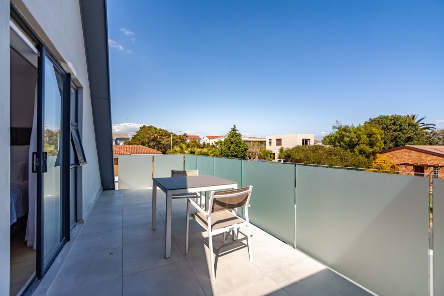 8 Bedroom Property for Sale in Milnerton Ridge Western Cape